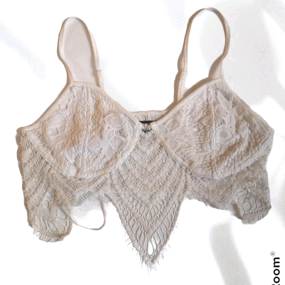 Boohoo Night, 14, White Lace Croptop